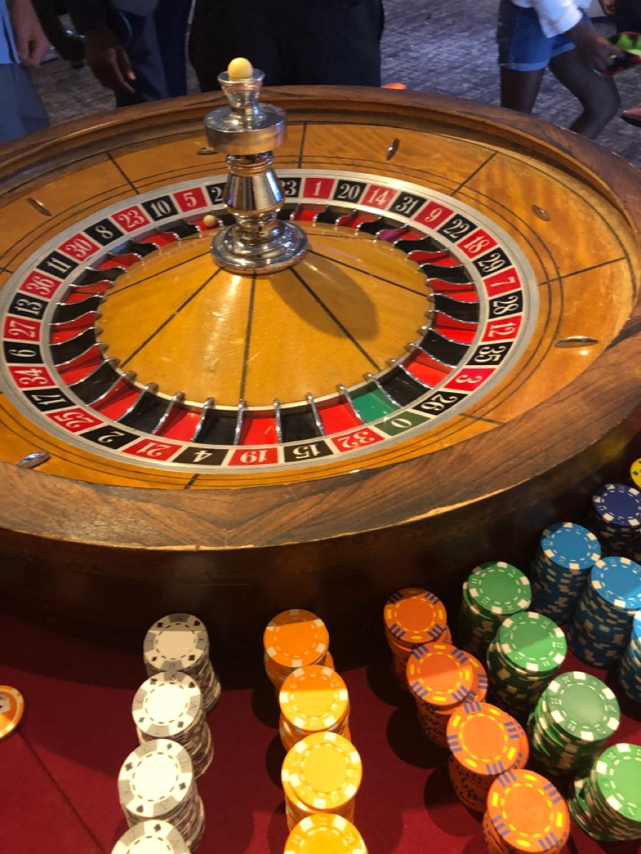 Casino party کھلاڑیوں کے لیے لائیو کیسینو سیکشن